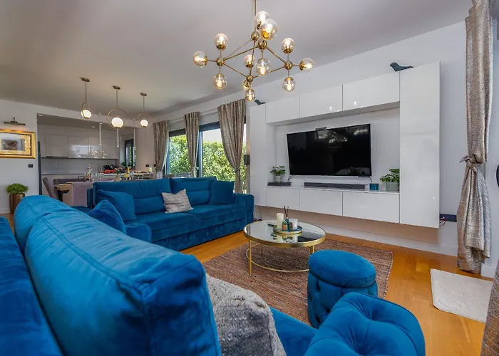 Lux Zadarvillas וילה