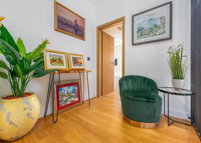 Lux Zadarvillas וילה *